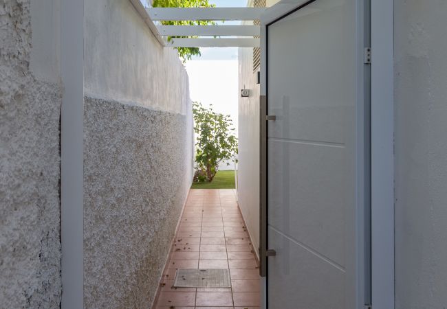 Bungalow en San Bartolomé de Tirajana - Luxury Bungalow - Private Terrace - Pool - AirCon Bungalow en San Bartolomé de Tirajana - Luxury Bungalow - Private Terrace - Pool - AirCon