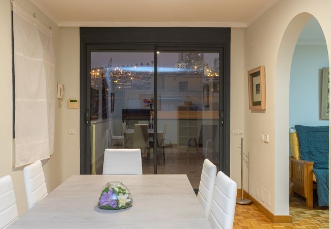 Casa adosada en Las Palmas de Gran Canaria - 2BR Penthouse with Terrace and City views Casa adosada en Las Palmas de Gran Canaria - 2BR Penthouse with Terrace and City views