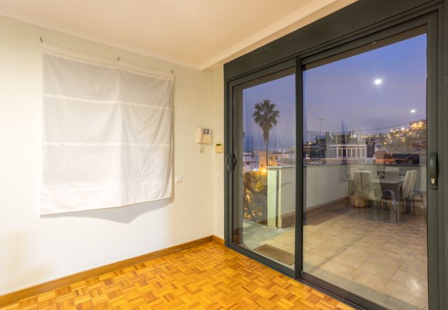 Casa adosada en Las Palmas de Gran Canaria - 2BR Penthouse with Terrace and City views Casa adosada en Las Palmas de Gran Canaria - 2BR Penthouse with Terrace and City views