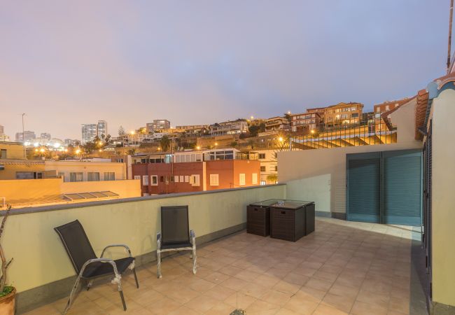 Casa adosada en Las Palmas de Gran Canaria - 2BR Penthouse with Terrace and City views Casa adosada en Las Palmas de Gran Canaria - 2BR Penthouse with Terrace and City views