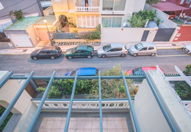 Casa adosada en Las Palmas de Gran Canaria - 2BR Penthouse with Terrace and City views Casa adosada en Las Palmas de Gran Canaria - 2BR Penthouse with Terrace and City views