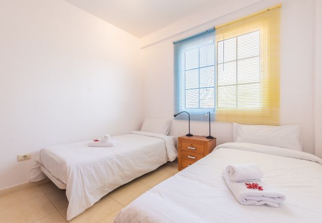 Casa en Buenavista del Norte - 2BR Home with Parking - Mountain Views Terrace Casa en Buenavista del Norte - 2BR Home with Parking - Mountain Views Terrace