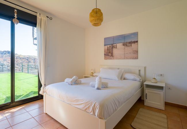 Apartamento en La Oliva - Private Terrace Majanicho Home -Garden & Pool Apartamento en La Oliva - Private Terrace Majanicho Home -Garden & Pool