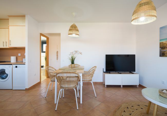 Apartamento en La Oliva - Private Terrace Majanicho Home -Garden & Pool Apartamento en La Oliva - Private Terrace Majanicho Home -Garden & Pool