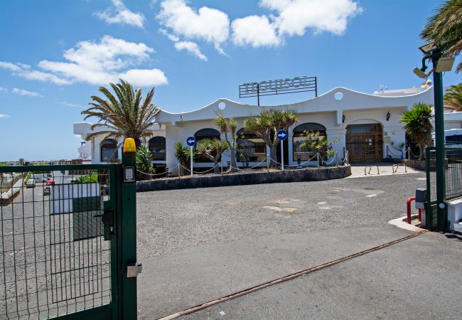 Apartamento en Costa Teguise - Casa Ayram - Private terrace - Pool - 10 min walk Apartamento en Costa Teguise - Casa Ayram - Private terrace - Pool - 10 min walk