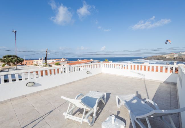 Casa en Telde - Sea Views Private Terrace 2BR House near the Beach Casa en Telde - Sea Views Private Terrace 2BR House near the Beach