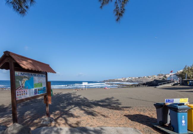 Casa en Telde - Sea Views Private Terrace 2BR House near the Beach Casa en Telde - Sea Views Private Terrace 2BR House near the Beach