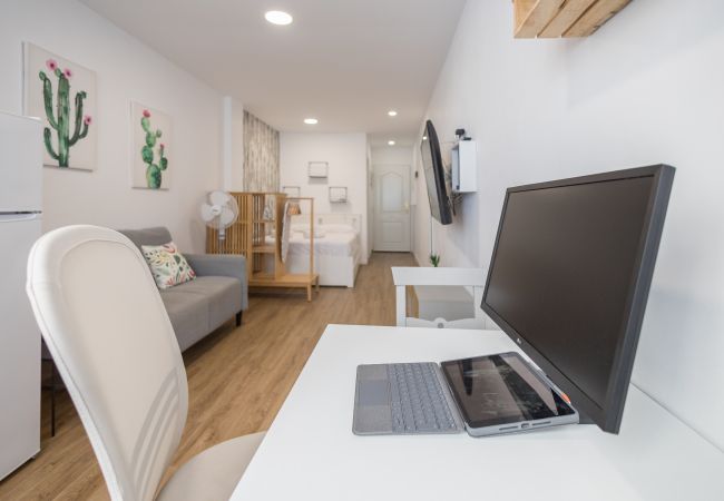 Estudio en Las Palmas de Gran Canaria - Las Canteras Beach - Bright Studio - Workfriendly Estudio en Las Palmas de Gran Canaria - Las Canteras Beach - Bright Studio - Workfriendly