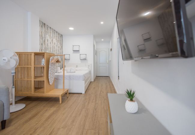 Estudio en Las Palmas de Gran Canaria - Las Canteras Beach - Bright Studio - Workfriendly Estudio en Las Palmas de Gran Canaria - Las Canteras Beach - Bright Studio - Workfriendly