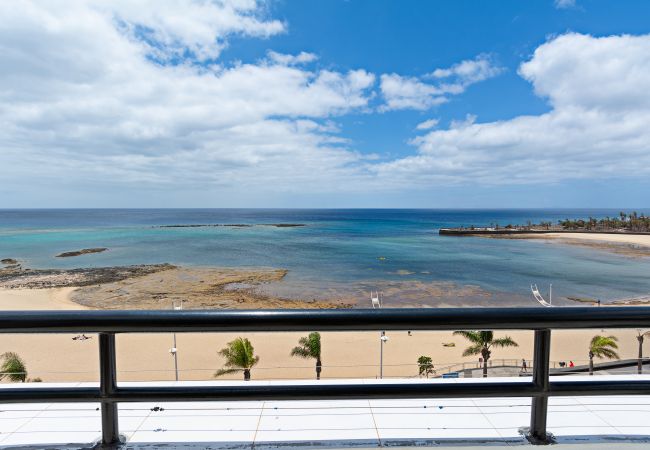 Apartamento en Arrecife - Luxury Beach Views 2BR House - Private Parking Apartamento en Arrecife - Luxury Beach Views 2BR House - Private Parking