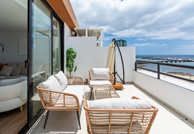 Apartamento en Arrecife - Luxury Beach Views 2BR House - Private Parking Apartamento en Arrecife - Luxury Beach Views 2BR House - Private Parking