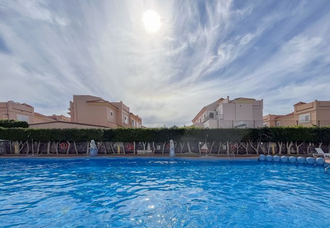 Apartamento en San Bartolomé de Tirajana - Floral Home - Large Private Terrace with Pool Apartamento en San Bartolomé de Tirajana - Floral Home - Large Private Terrace with Pool