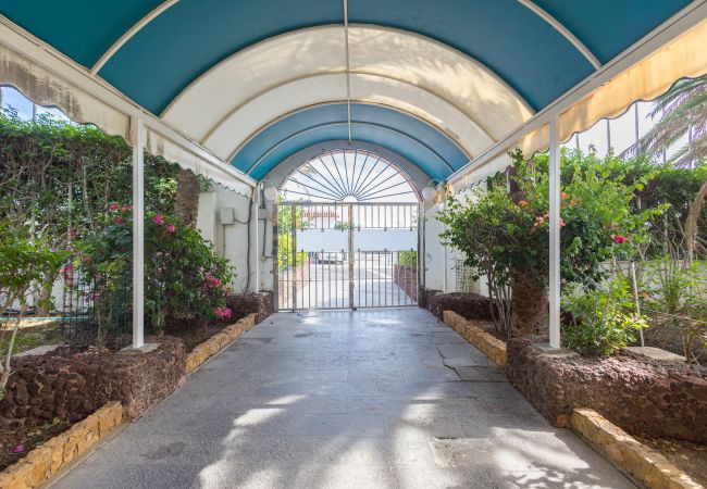Apartamento en San Bartolomé de Tirajana - Floral Home - Large Private Terrace with Pool Apartamento en San Bartolomé de Tirajana - Floral Home - Large Private Terrace with Pool