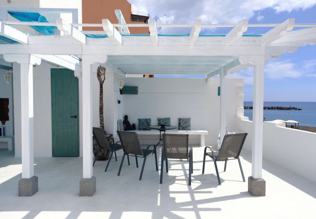 Casa en Santa Cruz de la Palma - Rooftop Dreamhouse - 3BR with Seaviews Casa en Santa Cruz de la Palma - Rooftop Dreamhouse - 3BR with Seaviews