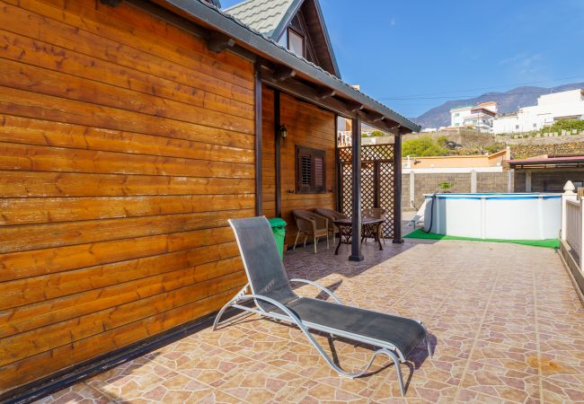 Casa en Candelaria - 4BR Candelaria Wooden House -Pool, Views & Parking Casa en Candelaria - 4BR Candelaria Wooden House -Pool, Views & Parking