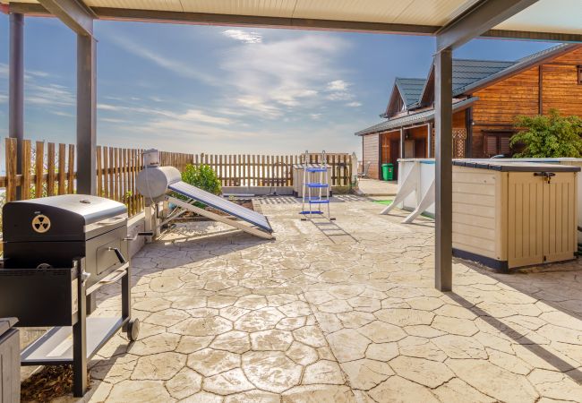 Casa en Candelaria - 4BR Candelaria Wooden House -Pool, Views & Parking Casa en Candelaria - 4BR Candelaria Wooden House -Pool, Views & Parking