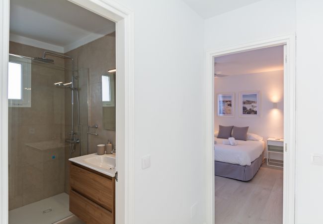 Apartamento en Costa Teguise - Palmeras Apt - Pool & Terrace - next to Beach Apartamento en Costa Teguise - Palmeras Apt - Pool & Terrace - next to Beach