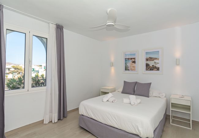 Apartamento en Costa Teguise - Palmeras Apt - Pool & Terrace - next to Beach Apartamento en Costa Teguise - Palmeras Apt - Pool & Terrace - next to Beach