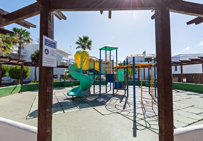 Apartamento en Costa Teguise - Palmeras Apt - Pool & Terrace - next to Beach Apartamento en Costa Teguise - Palmeras Apt - Pool & Terrace - next to Beach
