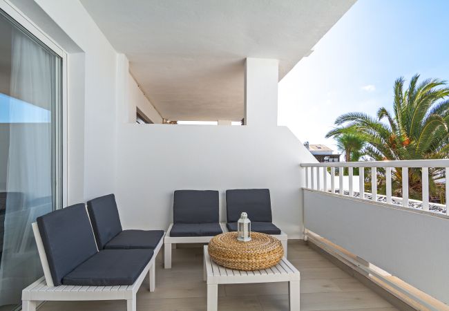 Apartamento en Costa Teguise - Palmeras Apt - Pool & Terrace - next to Beach Apartamento en Costa Teguise - Palmeras Apt - Pool & Terrace - next to Beach