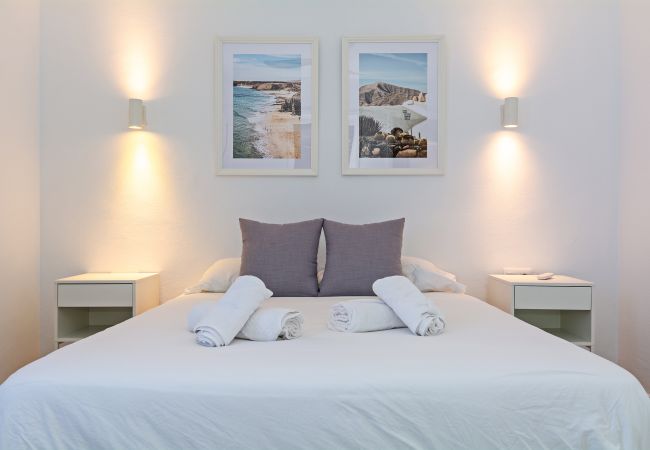 Apartamento en Costa Teguise - Palmeras Apt - Pool & Terrace - next to Beach Apartamento en Costa Teguise - Palmeras Apt - Pool & Terrace - next to Beach