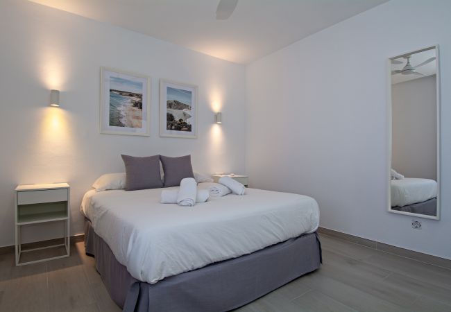 Apartamento en Costa Teguise - Palmeras Apt - Pool & Terrace - next to Beach Apartamento en Costa Teguise - Palmeras Apt - Pool & Terrace - next to Beach