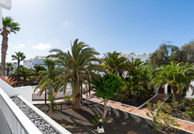 Apartamento en Costa Teguise - Palmeras Apt - Pool & Terrace - next to Beach Apartamento en Costa Teguise - Palmeras Apt - Pool & Terrace - next to Beach