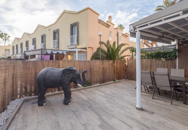 Bungalow en San Bartolomé de Tirajana - Maspalomas Duplex - Private Terrace & Pool Bungalow en San Bartolomé de Tirajana - Maspalomas Duplex - Private Terrace & Pool