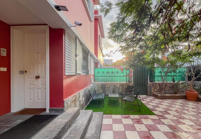 Casa en Las Palmas de Gran Canaria - The Red House - 3BR with Private Terrace Casa en Las Palmas de Gran Canaria - The Red House - 3BR with Private Terrace