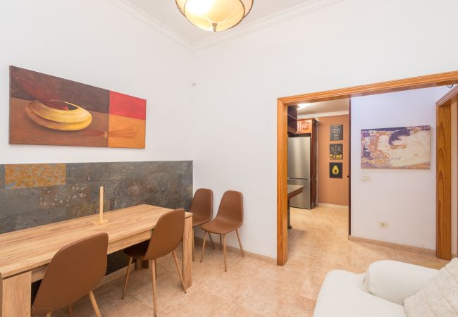 Casa en Las Palmas de Gran Canaria - The Red House - 3BR with Private Terrace Casa en Las Palmas de Gran Canaria - The Red House - 3BR with Private Terrace