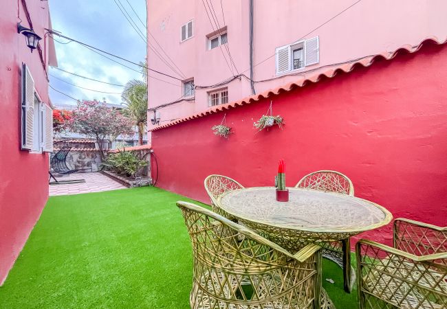 Casa en Las Palmas de Gran Canaria - The Red House - 3BR with Private Terrace Casa en Las Palmas de Gran Canaria - The Red House - 3BR with Private Terrace