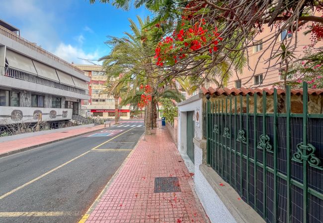 Casa en Las Palmas de Gran Canaria - The Red House - 3BR with Private Terrace Casa en Las Palmas de Gran Canaria - The Red House - 3BR with Private Terrace