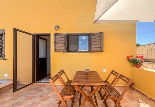 Casa en Moya - Moya Rooftop House - 3BR Casa en Moya - Moya Rooftop House - 3BR