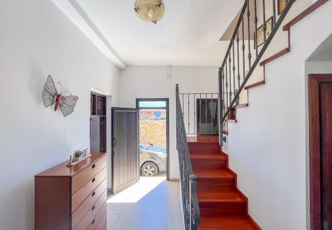 Casa en Moya - Moya Rooftop House - 3BR Casa en Moya - Moya Rooftop House - 3BR