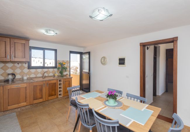 Casa en Moya - Moya Rooftop House - 3BR Casa en Moya - Moya Rooftop House - 3BR