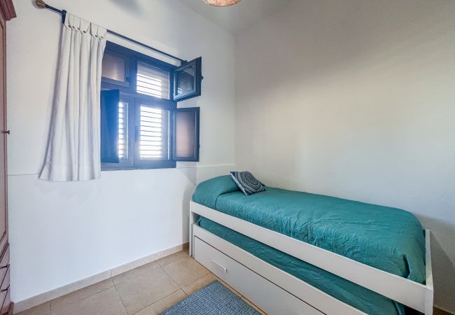 Casa en Moya - Moya Rooftop House - 3BR Casa en Moya - Moya Rooftop House - 3BR