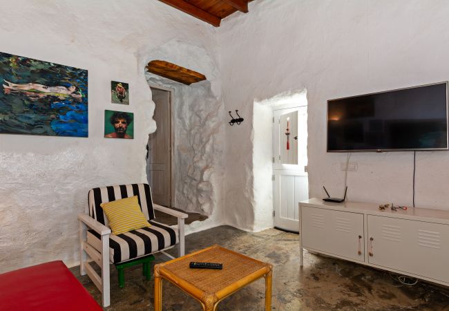 Casa en Las Breñas - Bohemian Art House - 2BR in Yaiza & Garden Casa en Las Breñas - Bohemian Art House - 2BR in Yaiza & Garden