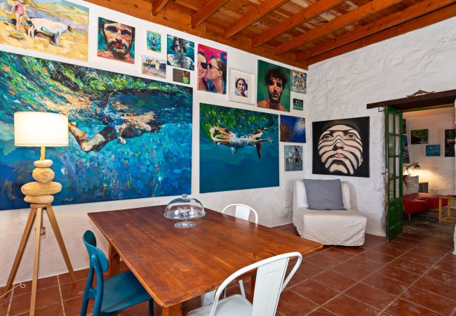 Casa en Las Breñas - Bohemian Art House - 2BR in Yaiza & Garden Casa en Las Breñas - Bohemian Art House - 2BR in Yaiza & Garden