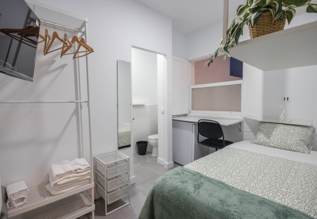 Alquiler por habitaciones en Las Palmas de Gran Canaria - Coliving Mol-Terrace, Private TV & Fridge - 1 Alquiler por habitaciones en Las Palmas de Gran Canaria - Coliving Mol-Terrace, Private TV & Fridge - 1
