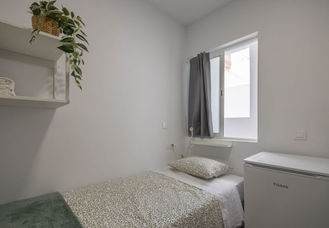 Alquiler por habitaciones en Las Palmas de Gran Canaria - Coliving Mol-Terrace, Private TV & Fridge - 1 Alquiler por habitaciones en Las Palmas de Gran Canaria - Coliving Mol-Terrace, Private TV & Fridge - 1