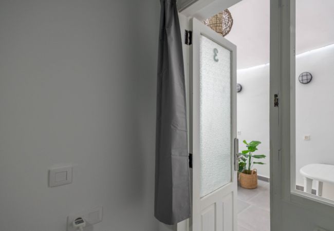 Alquiler por habitaciones en Las Palmas de Gran Canaria - Coliving Mol-Terrace, Private TV & Fridge - 2 Alquiler por habitaciones en Las Palmas de Gran Canaria - Coliving Mol-Terrace, Private TV & Fridge - 2