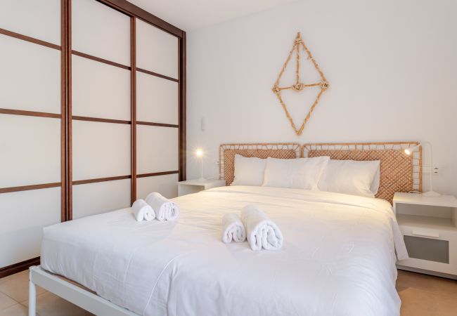Apartamento en Arona - El Mocan Deluxe House - Padel, Pool & Terrace Apartamento en Arona - El Mocan Deluxe House - Padel, Pool & Terrace