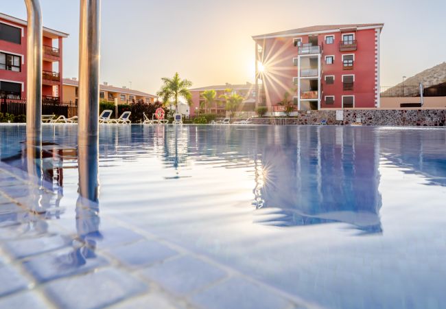 Apartamento en Arona - El Mocan Deluxe House - Padel, Pool & Terrace Apartamento en Arona - El Mocan Deluxe House - Padel, Pool & Terrace