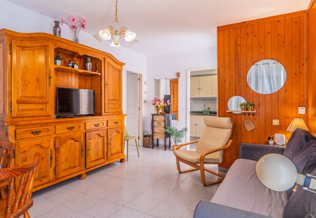Casa en Santa Cruz de Tenerife - 2BR Seaside Retreat - Terrace, Swim Pier