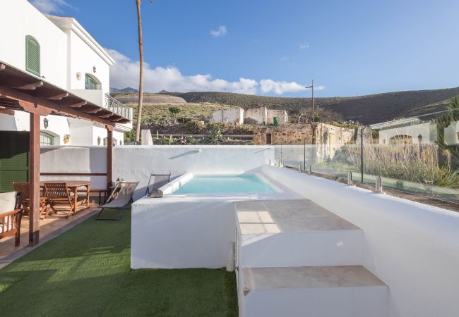 Casa en Agaete - 3BR Color & Salt Notes House-Pool & Garden Casa en Agaete - 3BR Color & Salt Notes House-Pool & Garden