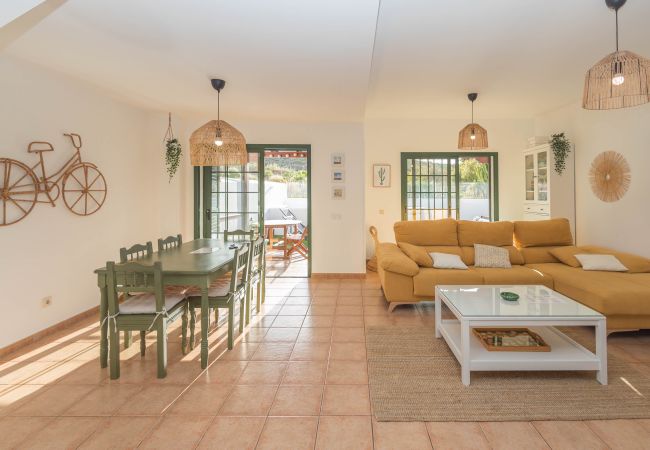 Casa en Agaete - 3BR Color & Salt Notes House-Pool & Garden Casa en Agaete - 3BR Color & Salt Notes House-Pool & Garden