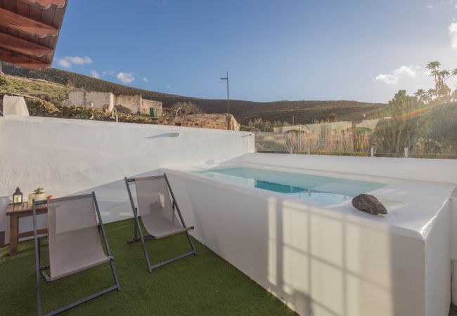 Casa en Agaete - 3BR Color & Salt Notes House-Pool & Garden Casa en Agaete - 3BR Color & Salt Notes House-Pool & Garden