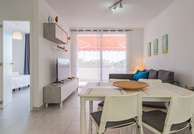 Apartamento en Arona - 2BR Azahara Dream - Pool & Seaviews Apartamento en Arona - 2BR Azahara Dream - Pool & Seaviews