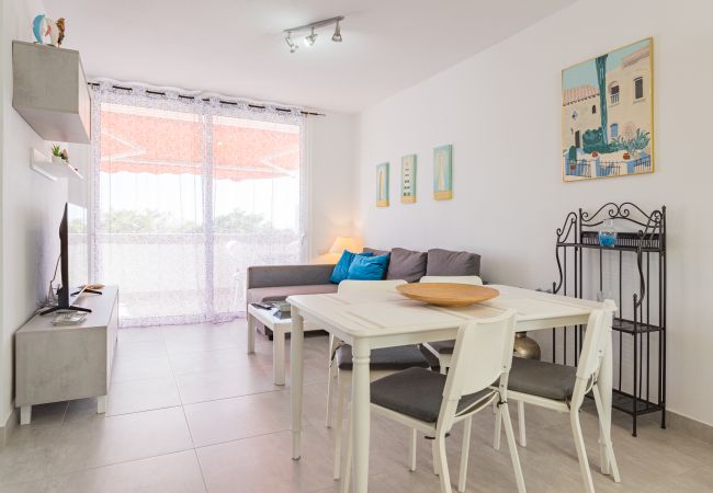 Apartamento en Arona - 2BR Azahara Dream - Pool & Seaviews Apartamento en Arona - 2BR Azahara Dream - Pool & Seaviews