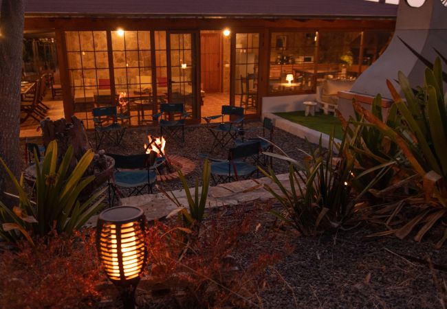 Casa en Santa María de Guía - 6BR Fire House Sanctuary-Terrace & Barbacue Casa en Santa María de Guía - 6BR Fire House Sanctuary-Terrace & Barbacue